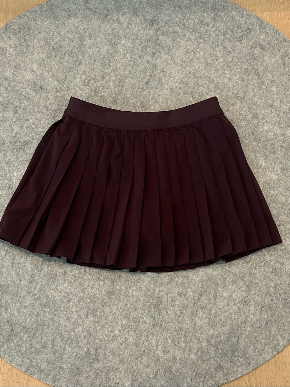 Lululemon Pleated Tennis 🎾 Skirt - Picture 2 of 4